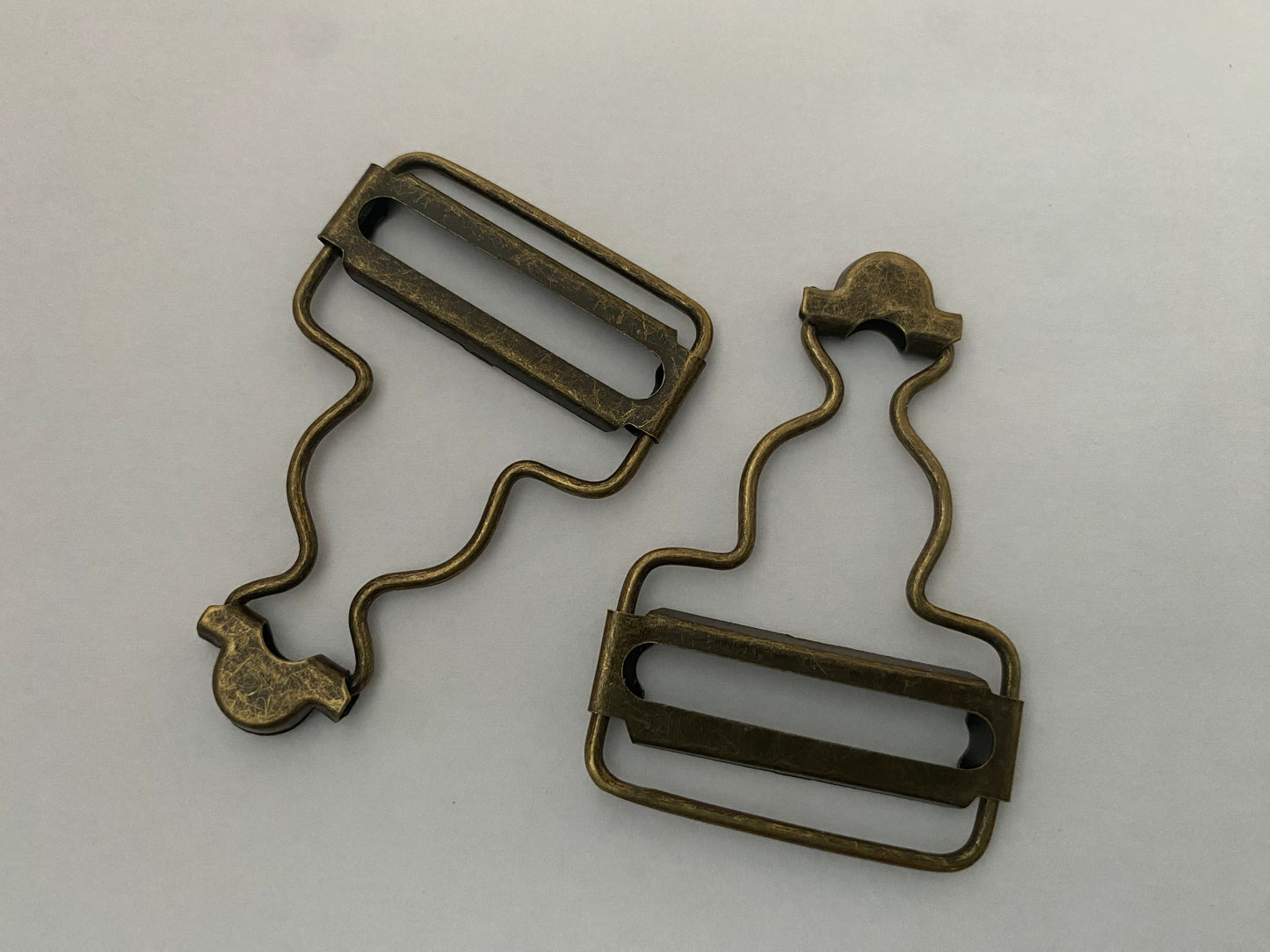 Metal Dungaree Clips Bag Making, Belts, Dressmaking and Crafts. 32mm, 40mm. Antique Brass.  Pack of 2
