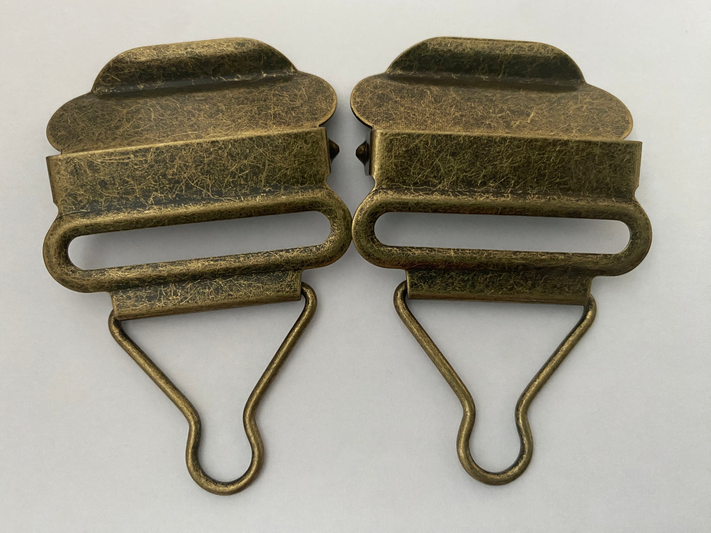 Metal Dungaree Clips Bag Making, Belts, Dressmaking and Crafts. 32mm, 40mm. Antique Brass.  Pack of 2